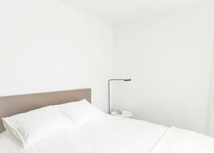 Trendy As Base To Discover Gand